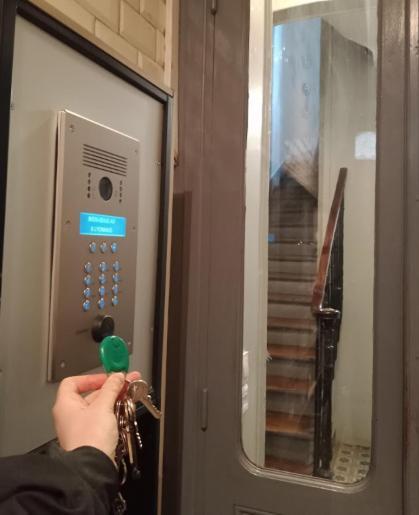 Ferienwohnung Petite Maison Avec Cour Dans Les Beaux Quartiers-Vous Faites Le Menage- Very Good Prices For T-H-E Location But You Have To Clea-N Th-E Flat Paris Exterior foto